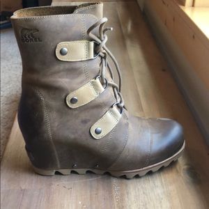 Newer sorel Joan wedge size 9